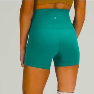 NWT Lululemon Wunder Train HR Short 4"